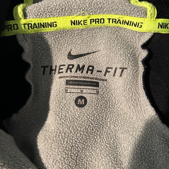 Nike Men’s Medium Gray and Black Therma-Fit Hoodie - Picture 2 of 4